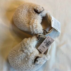 GAP Cream Fleece Baby Booties